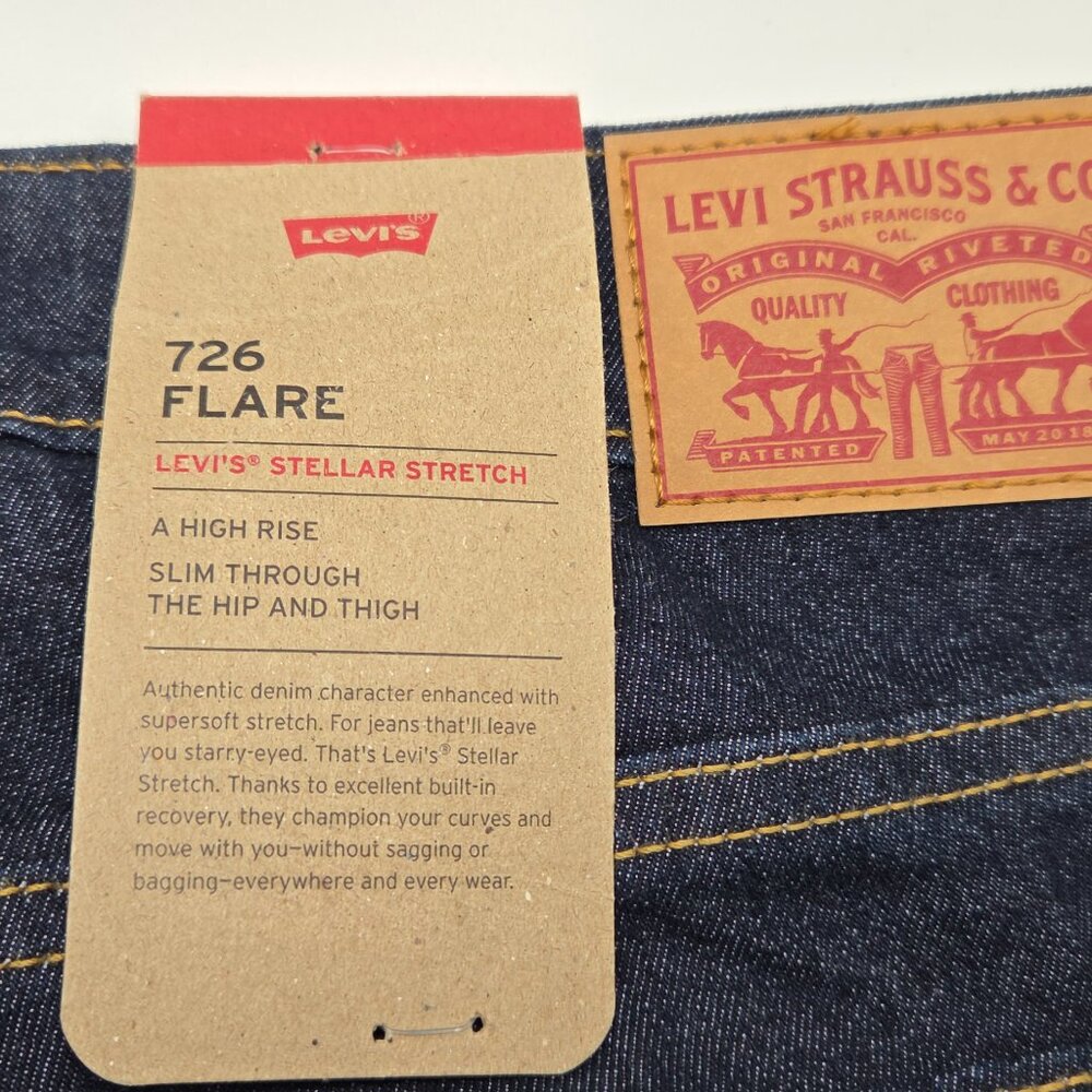 Levi’s 726 Flare NWT 30 X 32 Women NWT